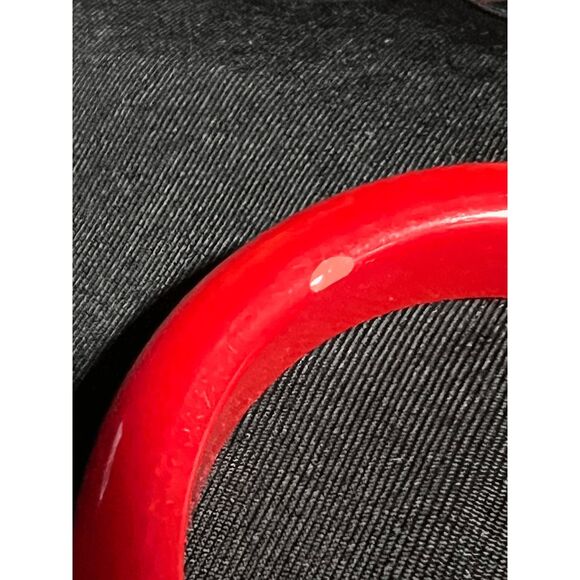 Vintage Chunky Red Acrylic Bangle Bracelet - Picture 4 of 6
